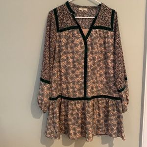 Entro dress. Size small. It has a flowy fit. Velvet green trim.